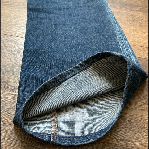 Donating soon Guess Short Length Cotton Jeans - Picture 9 of 13